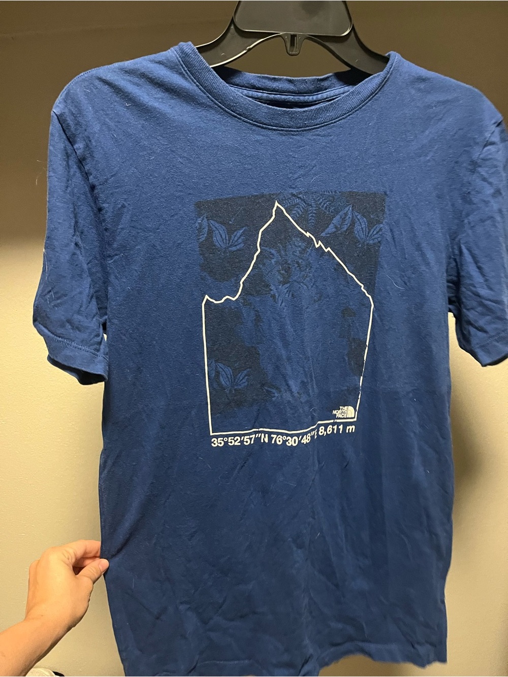 The North Face Men's Navy Blue Mountain Outline Graphic Tee